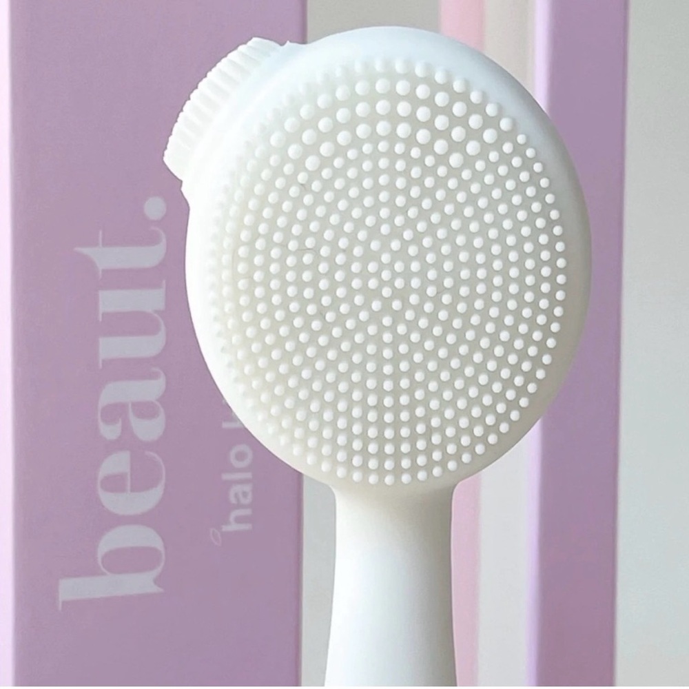Beaut. HALO Kleen Facial Cleansing Brush with Heated Stone with face wash NEW